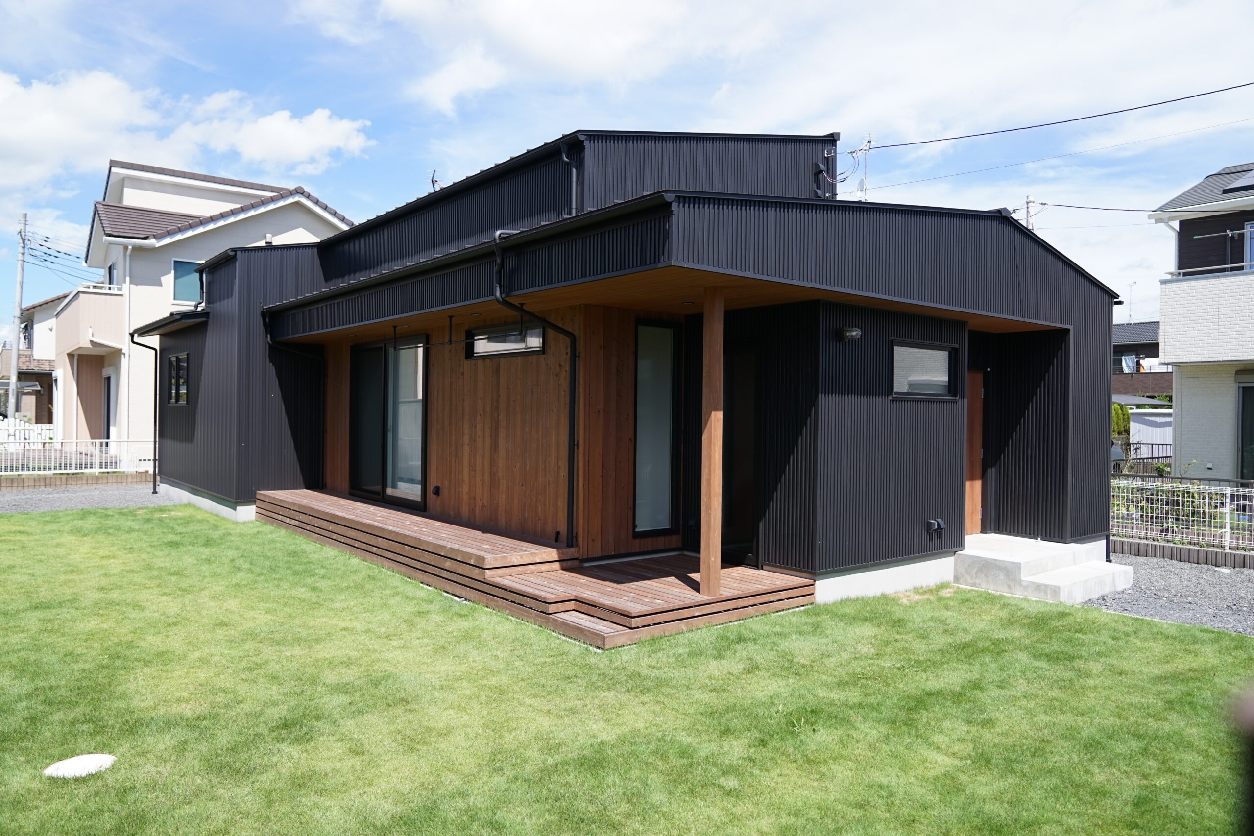 漆黒のガルバリウムが美しい平屋の家 茨城県水戸市 注文住宅